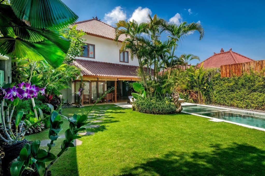 Hevea Villas Seminyak Buitenkant foto